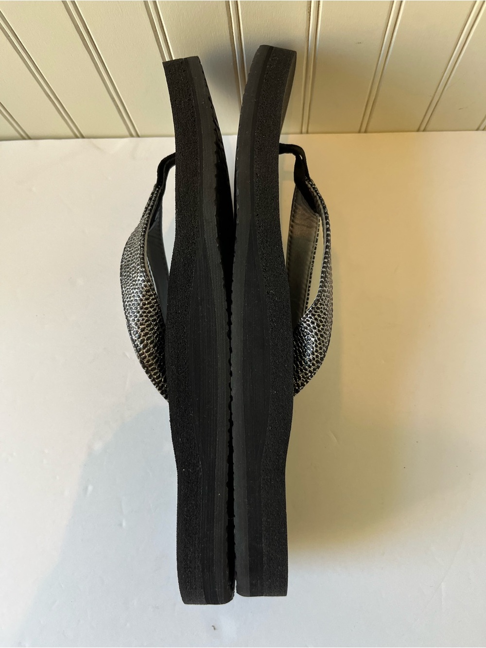 REEF STARGAZER FLIP FLOPS | BLACK & SILVER | SIZE: 10 | EUC - Picture 5 of 6